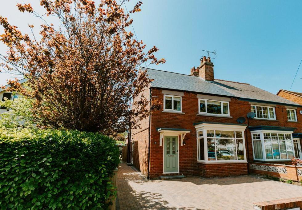 North Beach House - 3 Bedroom Fully Equipped Spacious House Perfect For Family Getaways In Bridlington Exterior foto